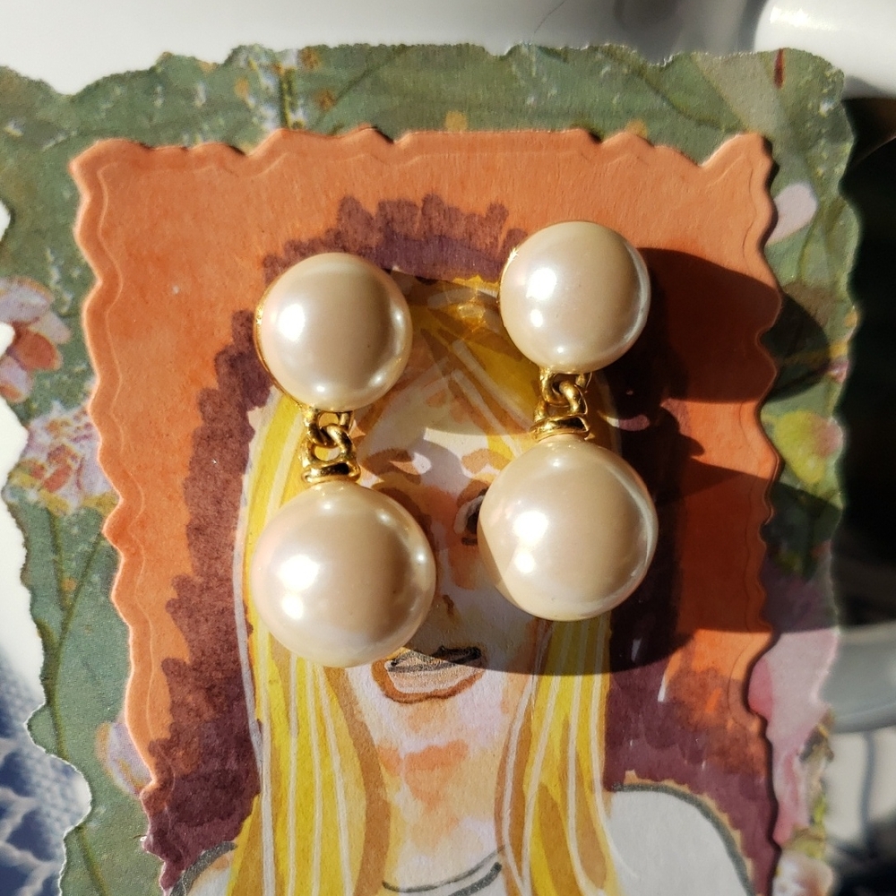 Gold and Cream Pearl Dangle Earrings